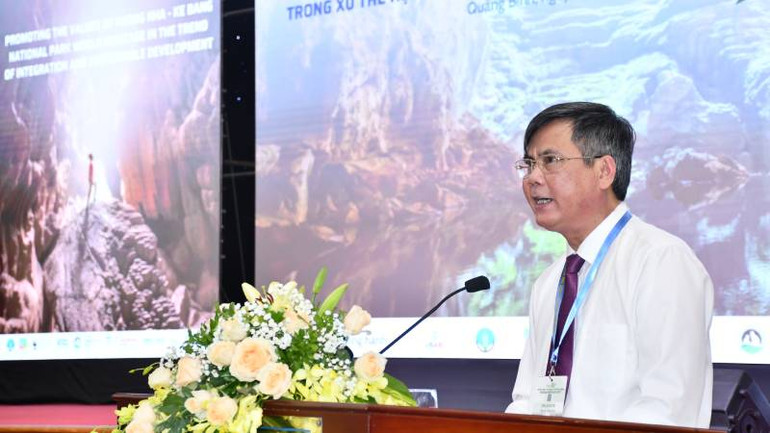 Chủ tịch Ủy ban nhân dân tỉnh Quảng Bình Trần Thắng phát biểu khai mạc Hội thảo.