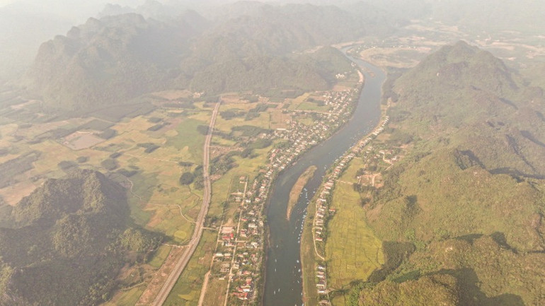 Vườn quốc gia Phong Nha-Kẻ Bàng trong nắng sớm.