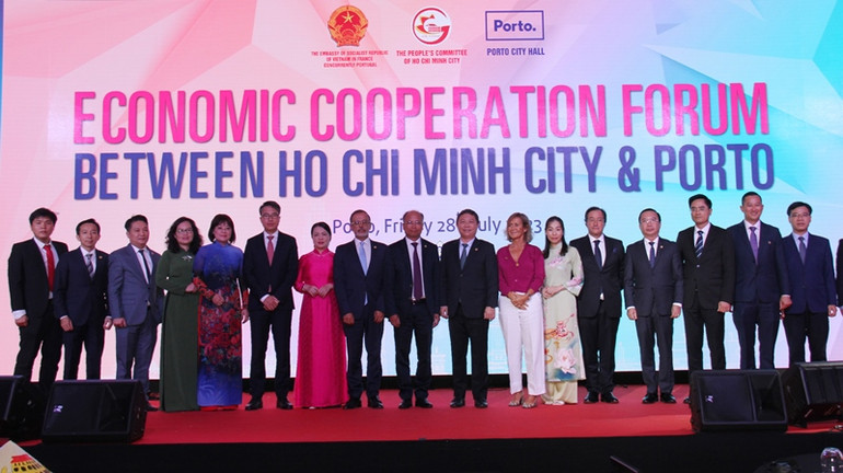 Tâm điểm của lễ hội này là Diễn đàn Kinh tế nhằm thúc đẩy đối thoại, hợp tác và cơ hội kinh doanh giữa các doanh nghiệp Việt Nam và Bồ Đào Nha, qua đó góp phần vào sự tăng trưởng của nền kinh tế và sự thịnh vượng của hai bên. (Ảnh: Minh Duy)