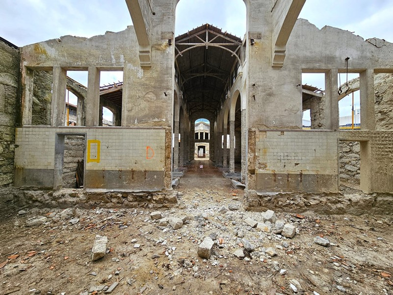 Một góc khu chăn nuôi cũ tại Matadouro sẽ sớm trở thành không gian làm việc chung (co-working space) trong tương lai dành cho người dân Porto. (Ảnh: MINH DUY)