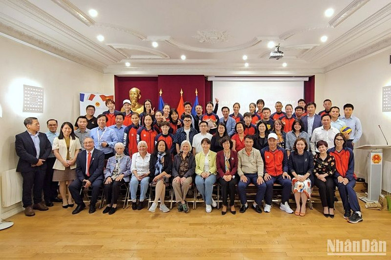 Đội tuyển bóng chuyền nữ Việt Nam đem lại niềm tự hào cho người hâm mộ thể thao nước nhà. (Ảnh: KHẢI HOÀN) Đội tuyển bóng chuyền nữ Việt Nam đem lại niềm tự hào cho người hâm mộ thể thao nước nhà. (Ảnh: KHẢI HOÀN)