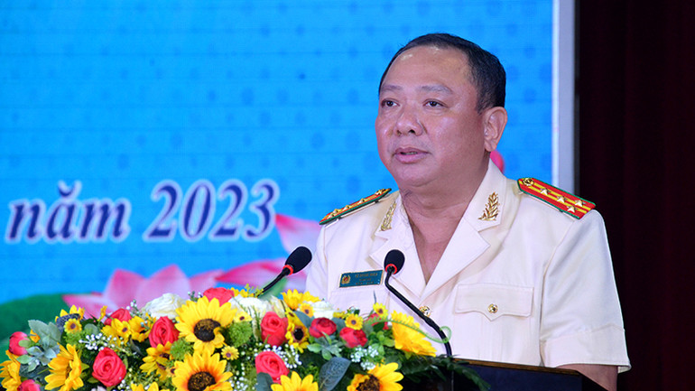 Đại tá Lê Quang Nhân, Giám đốc Công an tỉnh Bình Thuận phát biểu khai mạc hội nghị.