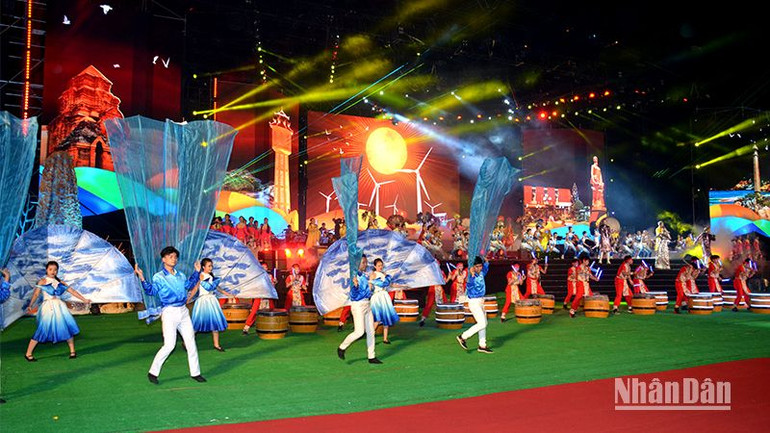 Một tiết mục văn nghệ trình diễn trong Lễ bế mạc.