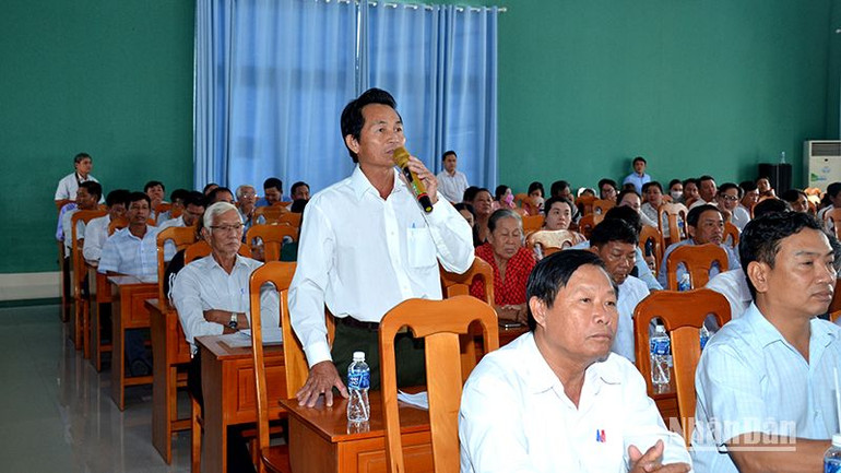 Đại diện nhân dân xã Thuận Minh kiến nghị với lãnh đạo tỉnh về vấn đề thủy lợi. Đại diện nhân dân xã Thuận Minh kiến nghị với lãnh đạo tỉnh về vấn đề thủy lợi.