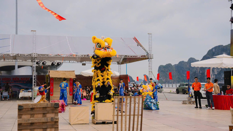 Lân địa bửu là một trong những nội dung thi tại Liên hoan.