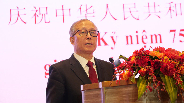 Phó Ủy viên trưởng Nhân đại toàn quốc Trung Quốc Lý Hồng Trung phát biểu.