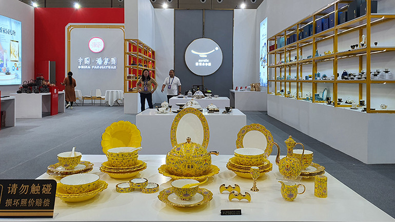 Sản phẩm gốm sứ Trung Quốc.