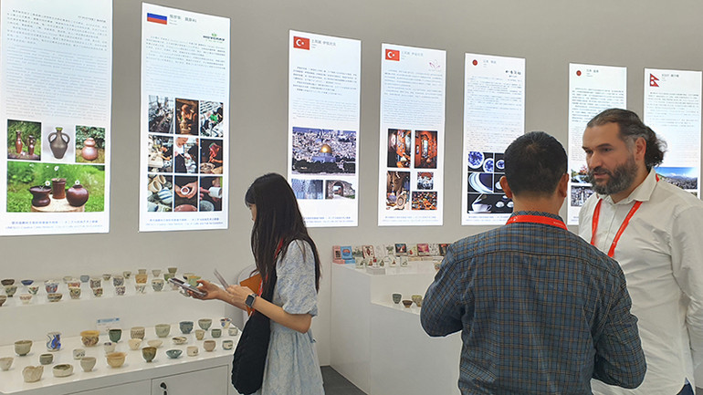 Khu giới thiệu chung gốm sứ các quốc gia và vùng lãnh thổ.