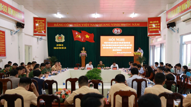 Quang cảnh hội nghị.