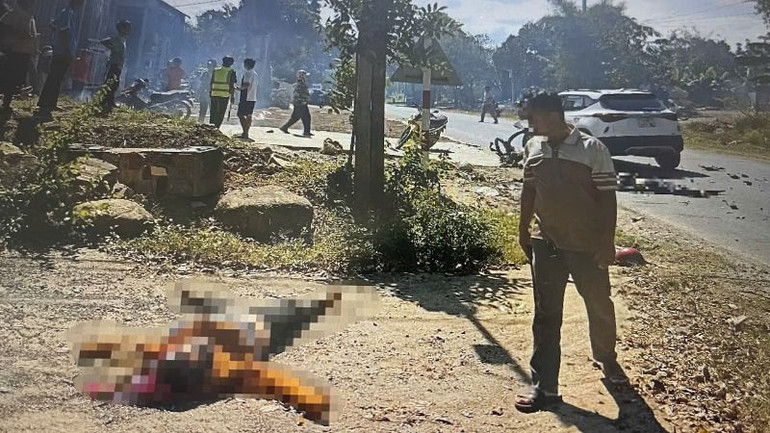 Vụ tại nạn khiến hai người đi xe máy tử vong tại chỗ.