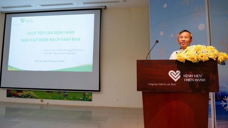 Thạc sĩ, bác sĩ Chuyên khoa II Nguyễn Chí Huân, Khoa Nội, Bệnh viện Đa khoa Thiện Hạnh, tỉnh Đắk Lắk trình bày về bệnh mạch vành mạn.