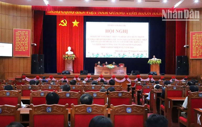 Quang cảnh hội nghị. Quang cảnh hội nghị.