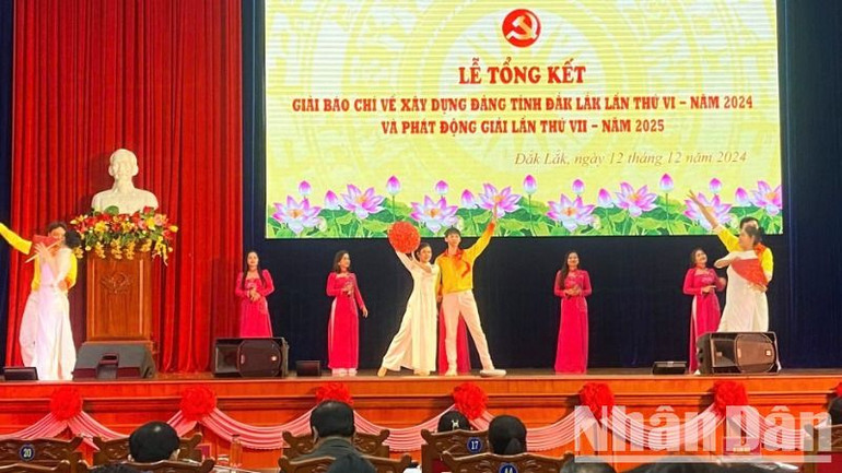 Văn nghệ chào mừng lễ trao giải. Văn nghệ chào mừng lễ trao giải.