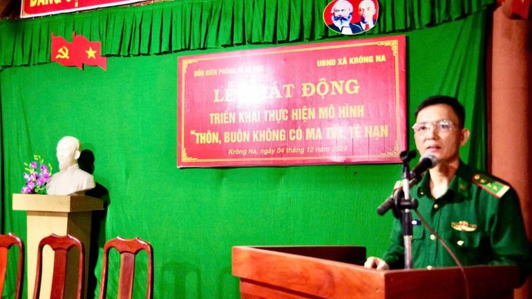 Đại diện Bộ Chỉ huy Bộ đội Biên phòng tỉnh Đắk Lắk phát biểu tại buổi lễ.