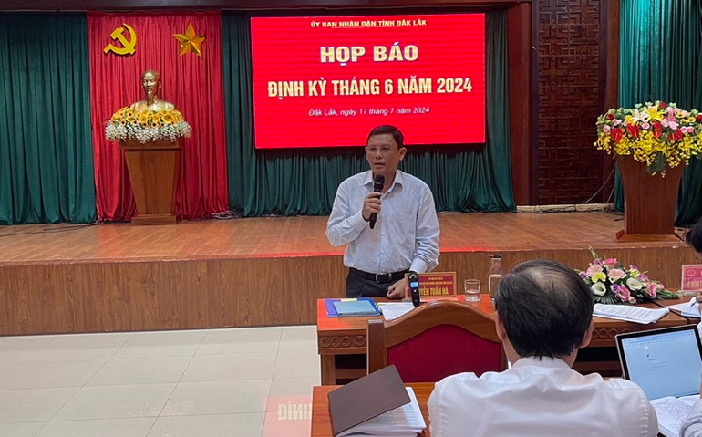 Phó Chủ tịch Thường trực Ủy ban nhân dân tỉnh Đắk Lắk Nguyễn Tuấn Hà cho biết, đã chỉ đạo cơ quan Công an vào cuộc điều tra xử lý nghiêm các đối tượng phá hoại vườn sầu riêng của nông dân.