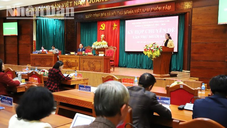 Phó Bí thư Thường trực Tỉnh ủy Đắk Lắk, Chủ tịch Hội đồng nhân dân tỉnh Huỳnh Thị Chiến Hòa phát biểu bế mạc kỳ họp.