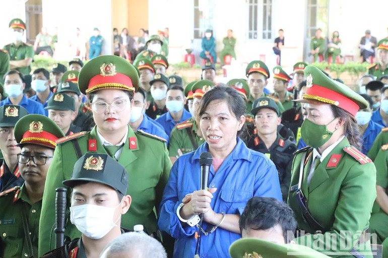 Bị cáo H Wuễn Êban nói lời sau cùng trước khi Hội đồng xét xử nghị án.