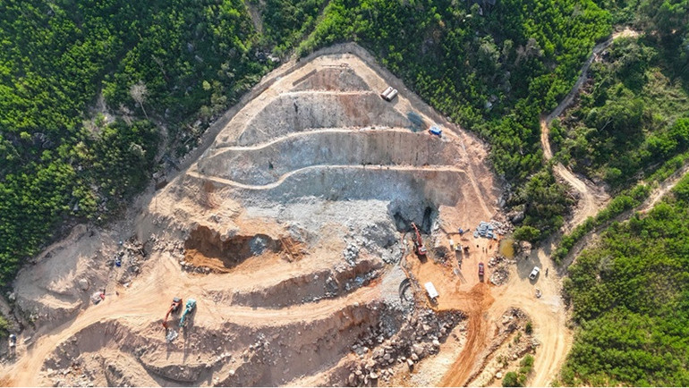 Cửa trái phía tây hầm Phượng Hoàng - Hạng mục thuộc Gói thầu XL01 Dự án đầu tư xây dựng đường bộ cao tốc Khánh Hòa – Buôn Ma Thuột.