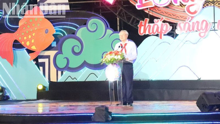 Phó Thủ tướng Thường trực Chính phủ Nguyễn Hòa Bình phát biểu tại Đêm hội Trăng rằm “Lồng đèn thắp sáng ước mơ”năm 2024. Phó Thủ tướng Thường trực Chính phủ Nguyễn Hòa Bình phát biểu tại Đêm hội Trăng rằm “Lồng đèn thắp sáng ước mơ”năm 2024.