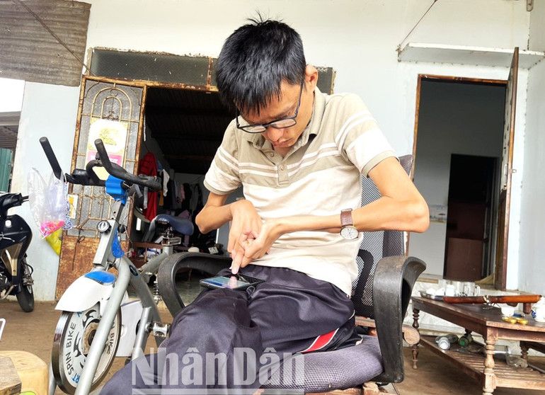 Do di chứng của nhiều cuộc phẫu thuật cắt khối u trên khắp cơ thể khiến việc đi lại khó khăn, không thể nói được nên hiện nay Nguyễn Tài Nam chỉ kêu gọi, kết nối những tấm lòng thiện nguyện sẻ chia chung tay hướng về cộng đồng bằng những dòng tin nhắn, bức thư thông qua mạng xã hội.