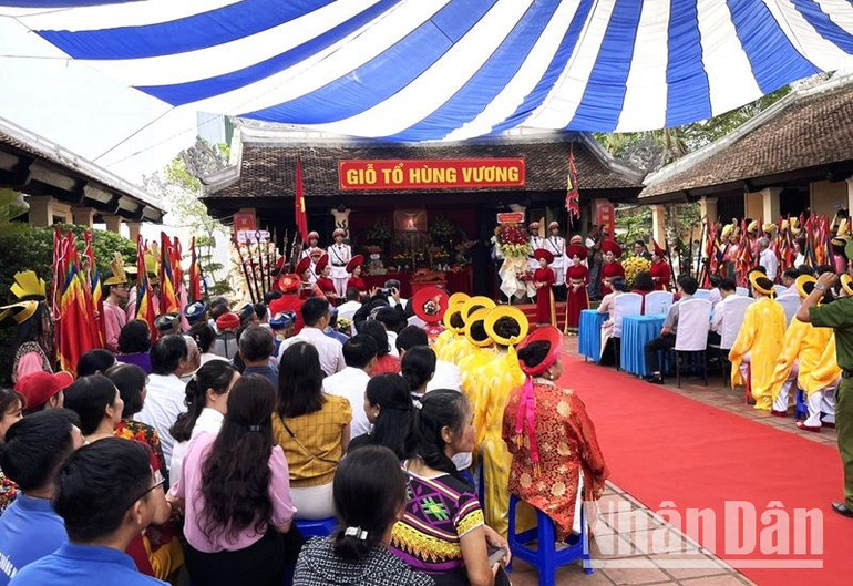 Quang cảnh buổi Lễ Giỗ tổ Vua Hùng năm 2024 ở Đắk Lắk. Quang cảnh buổi Lễ Giỗ tổ Vua Hùng năm 2024 ở Đắk Lắk.
