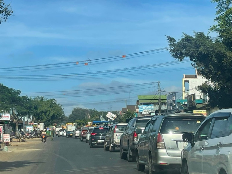 Vụ tai nạn giao thông làm ùn ứ giao thông nhiều giờ liền trên đường Hồ Chí Minh đoạn qua xã Cuôr Đăng, huyện Cư M'gar.