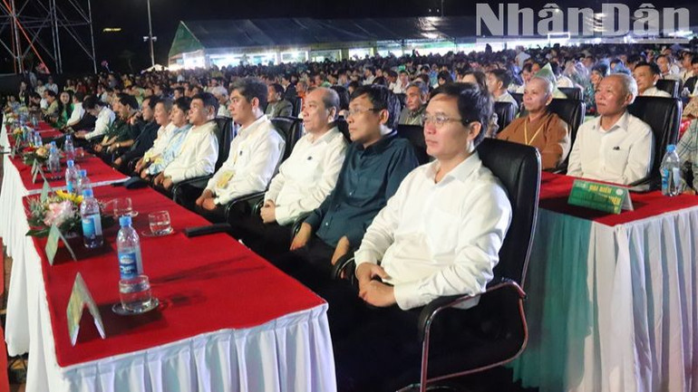 Các đại biểu dự khai mạc Lễ hội Sầu riêng huyện Krông Pắc lần thứ II năm 2024.