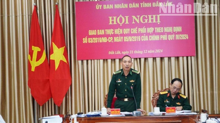 Đại tá Nguyễn Công Tuấn, Phó Chỉ huy trưởng kiêm Tham mưu trưởng Bộ đội Biên phòng tỉnh Đắk Lắk phát biểu tại hội nghị. Đại tá Nguyễn Công Tuấn, Phó Chỉ huy trưởng kiêm Tham mưu trưởng Bộ đội Biên phòng tỉnh Đắk Lắk phát biểu tại hội nghị.