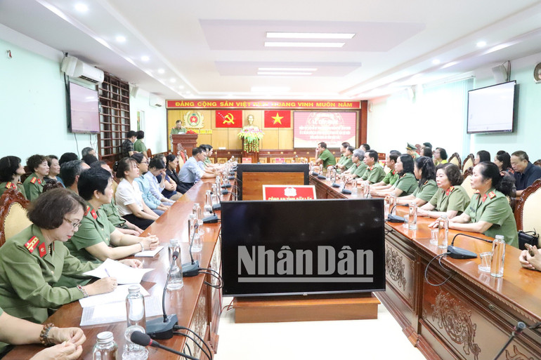 Quang cảnh buổi lễ.