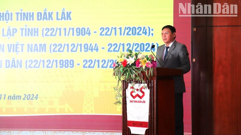 Phó Chủ tịch Thường trực Ủy ban nhân dân tỉnh Đắk Lắk Nguyễn Tuấn Hà phát biểu khai mạc triển lãm.