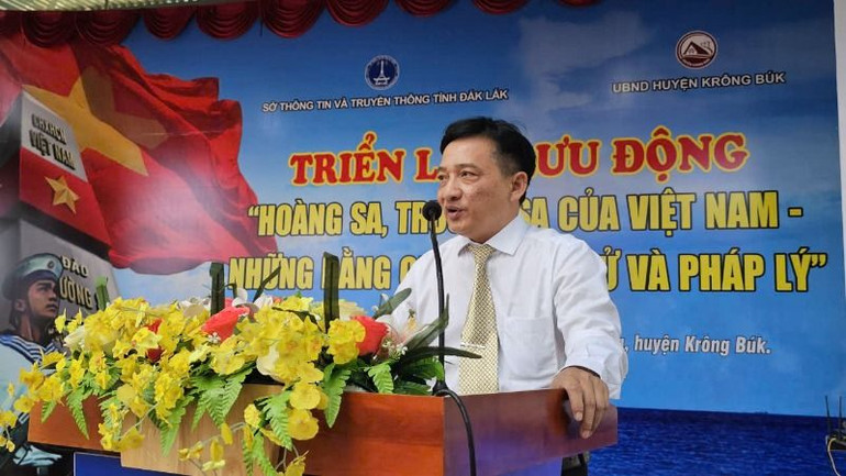 Phó Giám đốc Sở Thông tin và Truyền thông tỉnh Đắk Lắk Nguyễn Quốc Hiệp, Trưởng Ban tổ chức triển lãm phát biểu khai mạc triển lãm.
