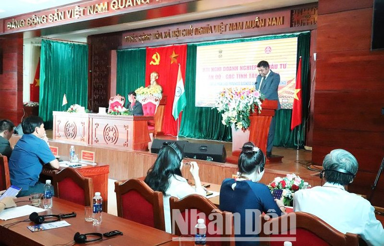 Ông Madan Mohan Sethi, Tổng Lãnh sự Ấn Độ tại Thành phố Hồ Chí Minh phát biểu tại hội nghị. Ông Madan Mohan Sethi, Tổng Lãnh sự Ấn Độ tại Thành phố Hồ Chí Minh phát biểu tại hội nghị.