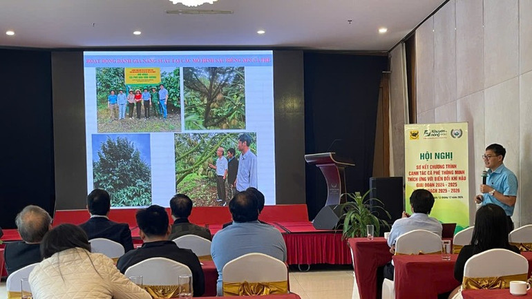 Các đại biểu chia sẻ những kinh nghiệm hay, cách làm hiệu quả trong quá trình sử dụng các sản phẩm phân bón mới của Bình Điền để tiếp tục triển khai và nhân rộng các mô hình trong thời gian tới, góp phần nâng cao hiệu quả sản xuất cho người nông dân ở các tỉnh Tây Nguyên.