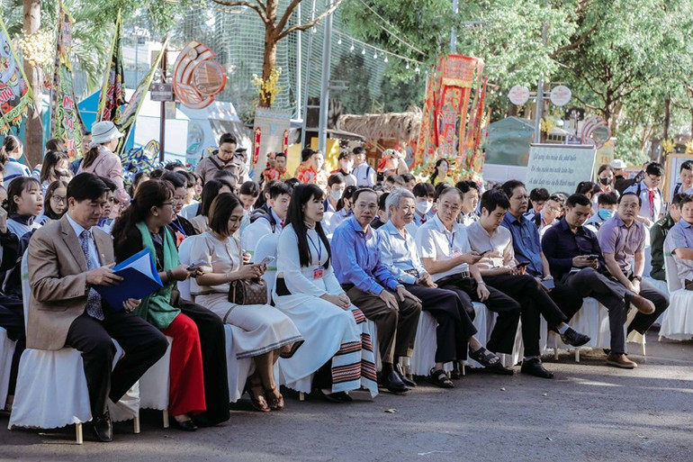 Các đại biểu dự Ngày thơ Việt Nam lần thứ 22 năm 2024 tại Đắk Lắk.