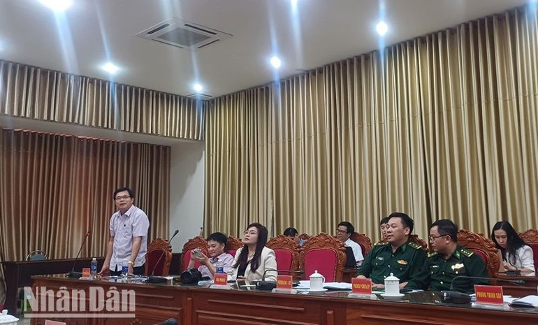 Trưởng Văn phòng Đại diện Báo Nhân Dân tại Đắk Lắk Nguyễn Công Lý phát biểu tại buổi gặp mặt. Trưởng Văn phòng Đại diện Báo Nhân Dân tại Đắk Lắk Nguyễn Công Lý phát biểu tại buổi gặp mặt.