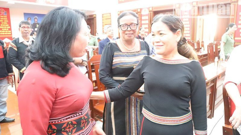 Các điển hình tiên tiến trao đổi kinh nghiệm trong Phong trào toàn dân bảo vệ an ninh Tổ quốc vùng đồng bào dân tộc thiểu số khu vực Tây Nguyên.