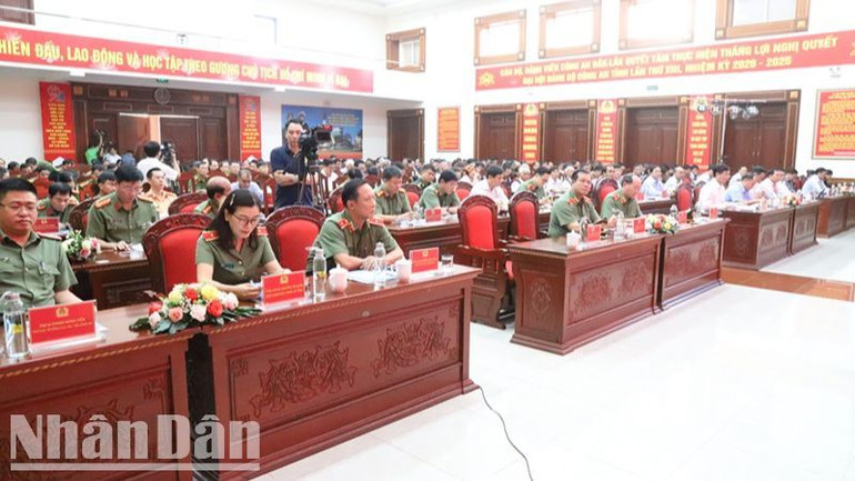 Các đại biểu dự hội nghị.