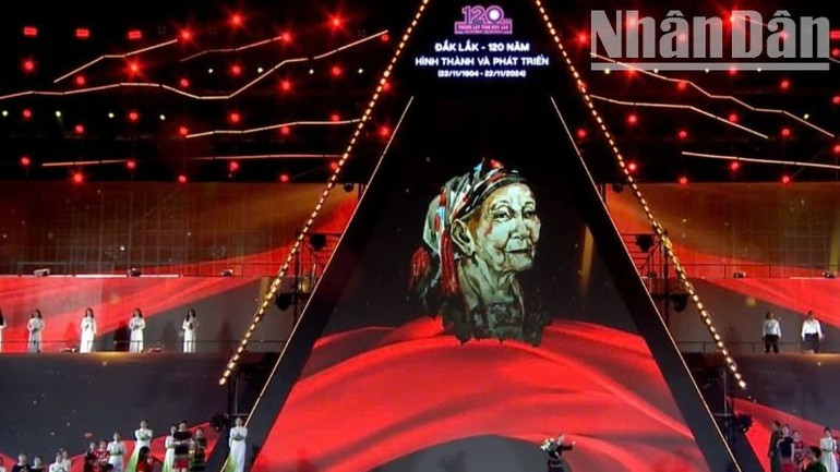 Chương trình nghệ thuật tại lễ kỷ niệm.