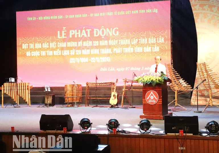 Chủ tịch Ủy ban nhân dân tỉnh Đắk Lắk Phạm Ngọc Nghị đề nghị các cơ quan, đơn vị, địa phương đẩy mạnh tổ chức các hoạt động lập thành tích chào mừng kỷ niệm 120 năm Ngày thành lập tỉnh Đắk Lắk.