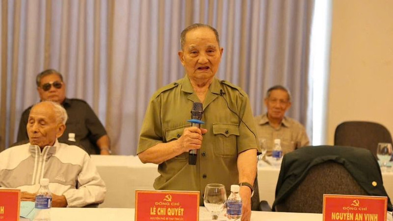 Đồng chí Lê Chí Quyết, nguyên Phó Bí thư Tỉnh ủy Đắk Lắk phát biểu tại hội thảo. Đồng chí Lê Chí Quyết, nguyên Phó Bí thư Tỉnh ủy Đắk Lắk phát biểu tại hội thảo.