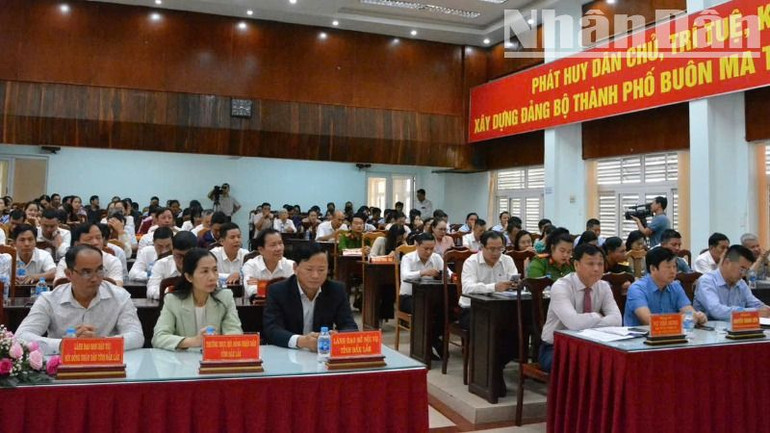 Các đại biểu dự lễ công bố Nghị quyết số 1193 ngày 28/9/2024 của Ủy ban Thường vụ Quốc hội.