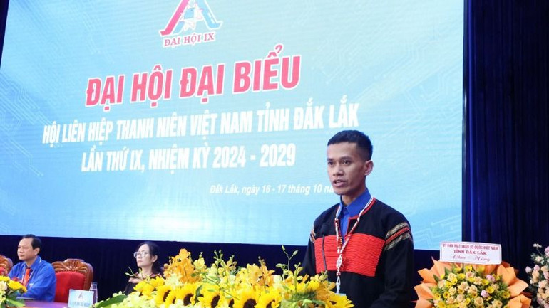 Đại hội hiệp thương cử anh Y Lê Pas Tơr, Ủy viên Ban Chấp hành Trung ương Đoàn, Phó Bí thư Thường trực Tỉnh đoàn, Chủ tịch Hội Liên hiệp thanh niên Việt Nam tỉnh Đắk Lắk khóa VIII giữ chức danh Chủ tịch Hội Liên hiệp thanh niên Việt Nam tỉnh khóa IX. Đại hội hiệp thương cử anh Y Lê Pas Tơr, Ủy viên Ban Chấp hành Trung ương Đoàn, Phó Bí thư Thường trực Tỉnh đoàn, Chủ tịch Hội Liên hiệp thanh niên Việt Nam tỉnh Đắk Lắk khóa VIII giữ chức danh Chủ tịch Hội Liên hiệp thanh niên Việt Nam tỉnh khóa IX.