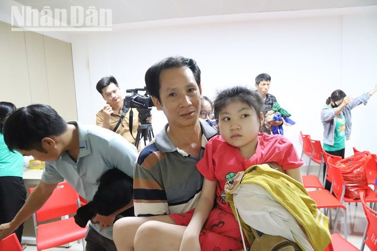 Hầu hết các gia đình có con em bị bệnh bại não cuộc sống gặp rất nhiều khó khăn.