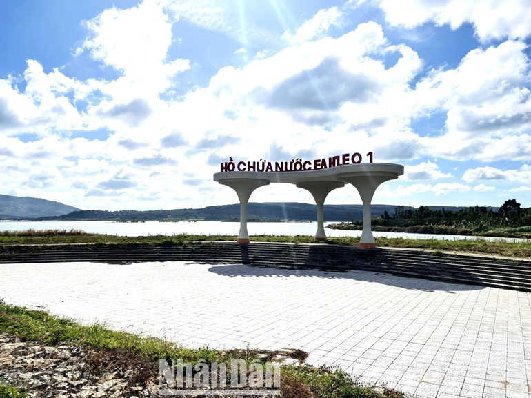 Sau khi hoàn thành giai đoạn 1 đưa vào sử dụng, hồ chứa nước Ea H’leo 1 không chỉ bảo đảm về kỹ thuật mà còn đẹp về mỹ thuật.