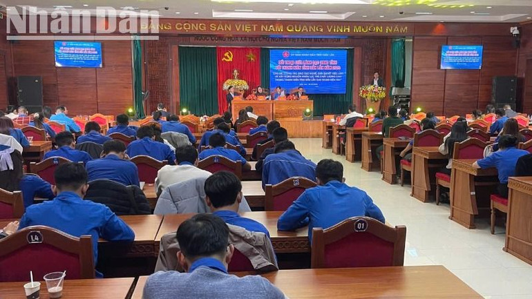 Quang cảnh buổi đối thoại.