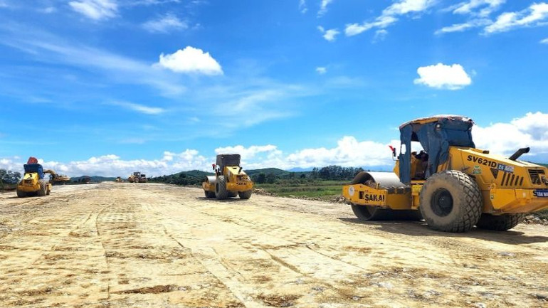 Dự án đường bộ cao tốc Khánh Hòa-Buôn Ma Thuột đoạn qua địa bàn tỉnh Đắk Lắk đang được các đơn vị đẩy nhanh tiến độ thi công.