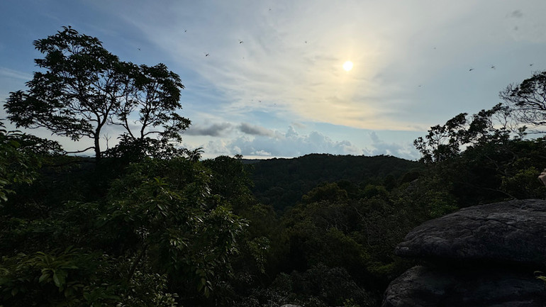 Hoàng hôn trên đỉnh núi Chúa... Hoàng hôn trên đỉnh núi Chúa...