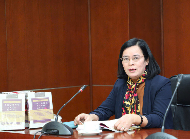 Tiến sĩ Đỗ Thị Thu Thủy, Trưởng Khoa Viết văn, báo chí, Trường đại học Văn hóa, chia sẻ tại buổi Tọa đàm. Tiến sĩ Đỗ Thị Thu Thủy, Trưởng Khoa Viết văn, báo chí, Trường đại học Văn hóa, chia sẻ tại buổi Tọa đàm.