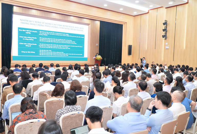 Quang cảnh buổi hội thảo.