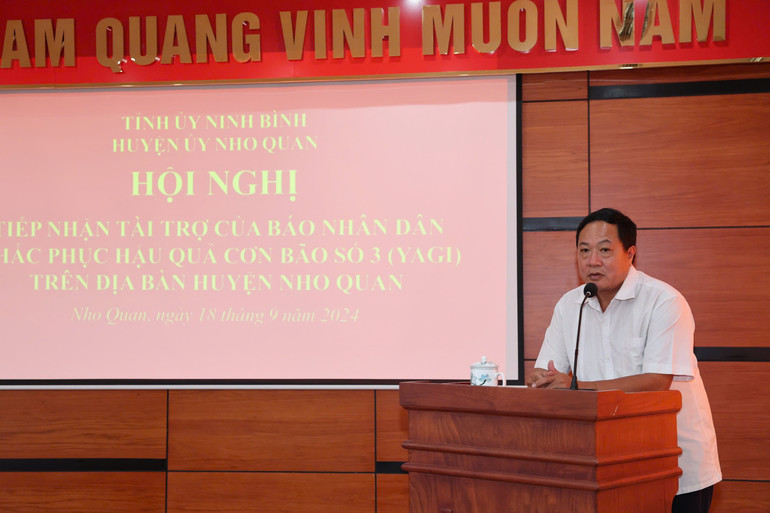 Ông Nguyễn Ngọc Kim Anh, Giám đốc Công ty cổ phần Văn hóa đọc và học Việt Nam (hocdoc.vn) chia sẻ tại buổi trao tặng.